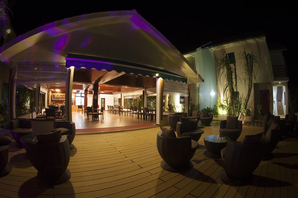 Pallazo Laamu Hotel Gan  Exterior photo